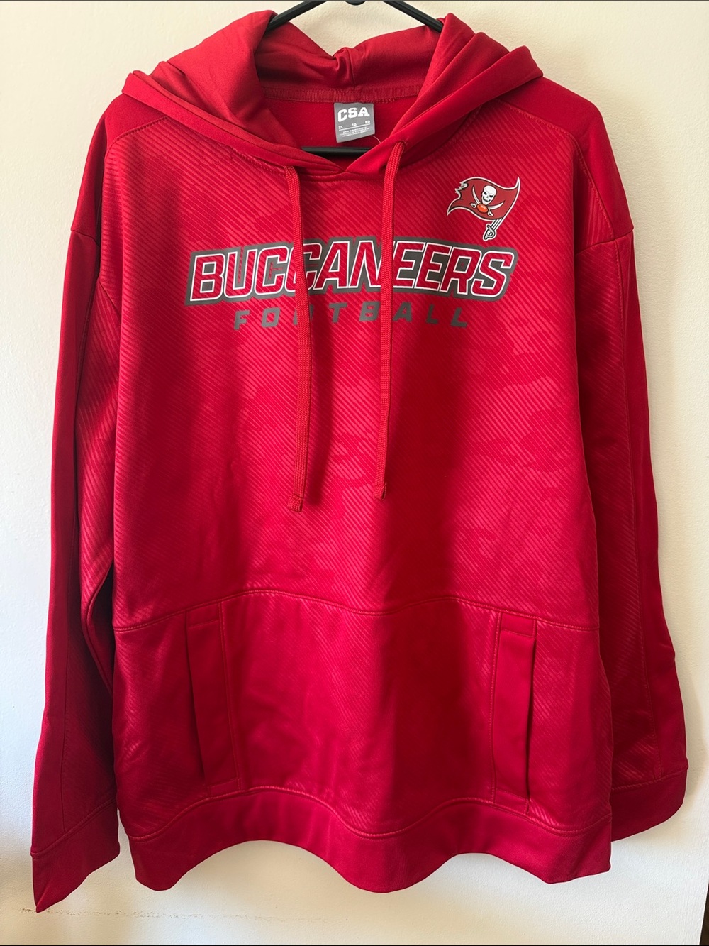 NWT NFL Tampa Bay Buccaneers fleece lined Red stripe Pullover Hoodie XL